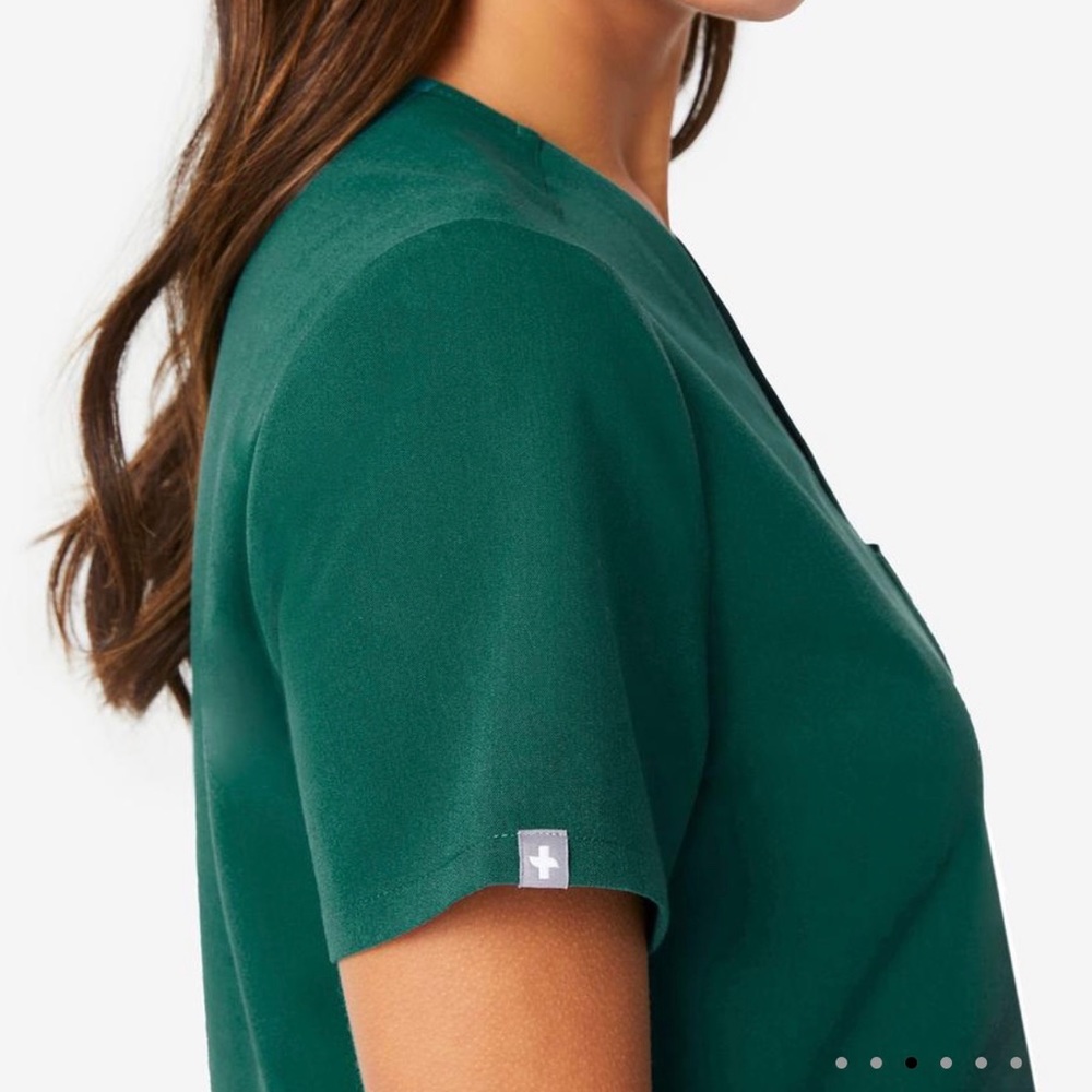 FIGS Catarina Top Hunter Green XS